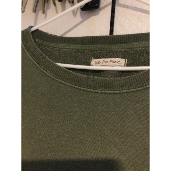 We The Free Distressed Sweatshirt Green Raw Hem Long Sleeve Casual Women Sz M - Picture 2 of 14